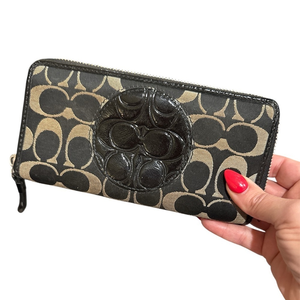 Coach Black and Tan Signature Wallet zip around clutch designer wristlet - Picture 1 of 7